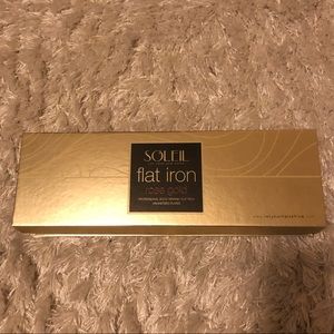 Soleil flat iron in rose gold